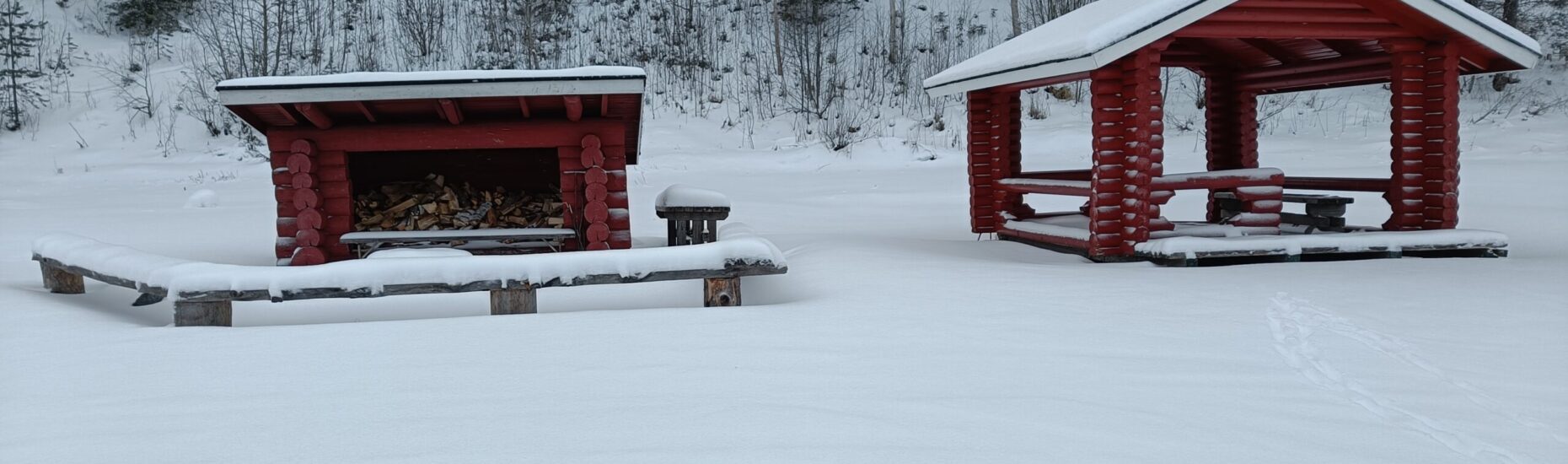 Laavut - Kallin hiihtostadionin laavu ja katos